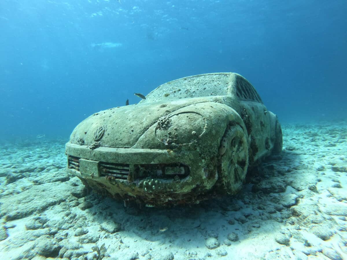 Cancún víz alatti múzeum autó